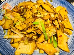 松仁烧鲜蘑-小吊梨汤·北京菜·烤鸭(鸟巢店)