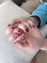 -爱美睫美甲会馆