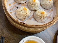 小龙虾灌汤包-佬泰丰斋· 乌镇茶食餐厅