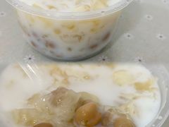 鲜奶鹰嘴豆雪耳-老周记顺德双皮奶