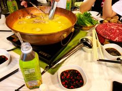 -鲜入围煮花胶鸡海鲜火锅