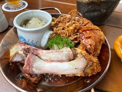 烤猪肘配酸菜和土豆泥-宝莱纳餐厅(滨江店)