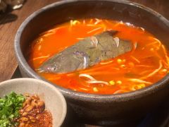 酸汤鱼-毛辣果·酸