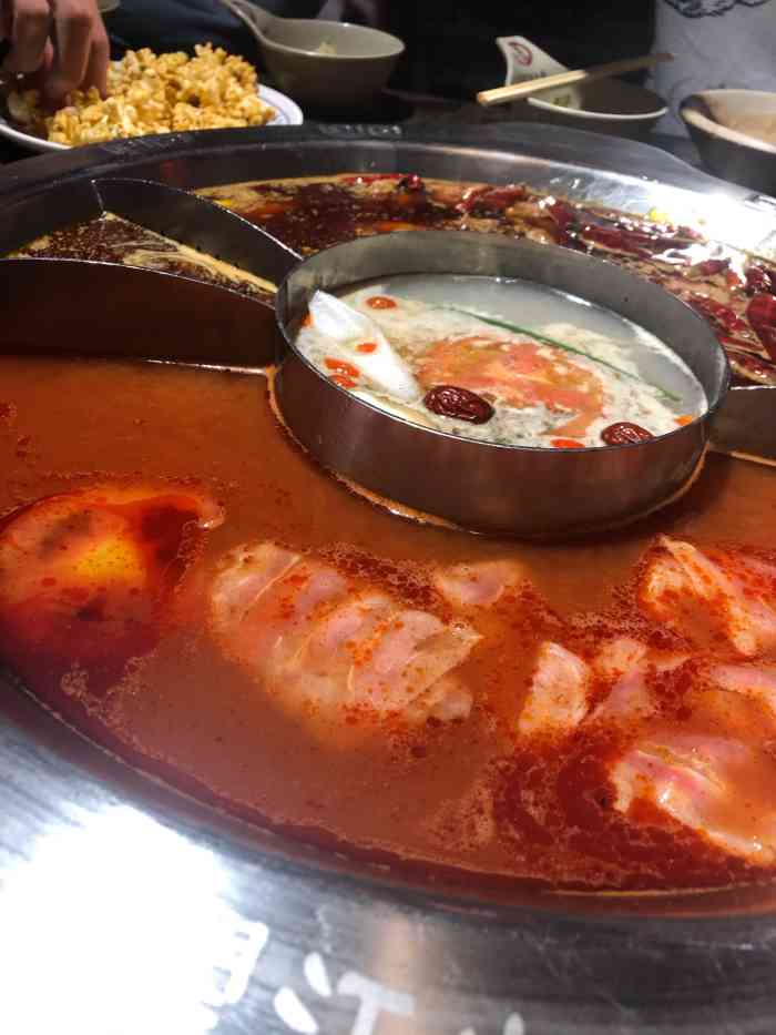 望江龙老火锅(创智园店)-"糟点吐槽:第一,主打重庆火锅的店居然红.