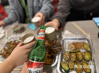 和三俩好友吃吃串 喝喝酒