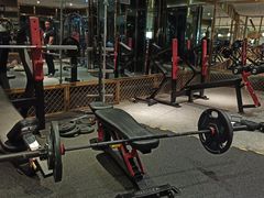 -银吉姆健身(恒隆馆)