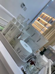 -柒朵科技美肤中心