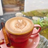特别是下午的阳光从院子照进来，捧杯咖啡