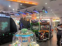 -反斗乐园π·电玩·高空拓展·蹦床(龙华天虹店)