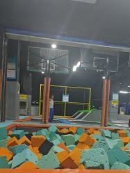 -蹦贝运动中心·蹦床·攀岩·闯关(龙岗店)