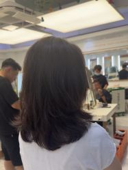 -镁连社·美联社