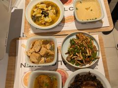 -老乡鸡(上海白玉兰广场店)