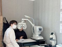 -瑞司视光眼镜·蔡司战略合作眼镜店(新街口店)