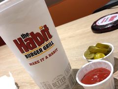 -The Habit Burger Grill 哈比特汉堡(爱琴海店)