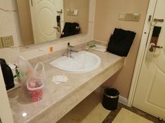 -维也纳酒店(苏州东方之门金鸡湖店)