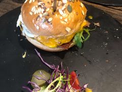 -HIGH FIVE哈福手工汉堡(桂林路店)