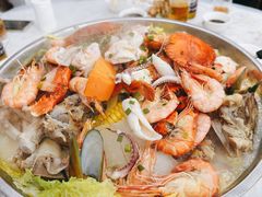 招牌海鲜骨煲-凤城康记饭店