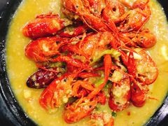 -虾弄弄海派小龙虾·牛羊蝎子火锅