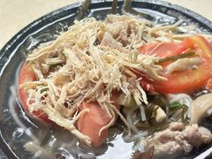 -刚砂锅鸡丝米线