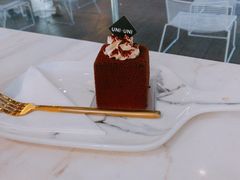 -UNI UNI(环亚凯瑟琳店)