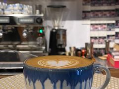 -LEO CAFE