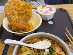 -丽丽三鲜螺蛳粉(田林路店)