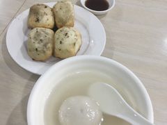 -老西白点心店