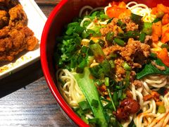 -爆炸头阿姨小四川正宗川味小吃(无任何分店)