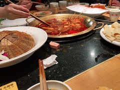 -潮火锅·麻辣牛肉火锅(观音桥方圆·LIVE店)