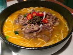 老坛酸汤肥牛-荷塘秋月·本帮江浙菜(国权路店)