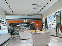 -J-Optical佳视明眼镜·蔡司视觉(青岛金茂览秀城店)
