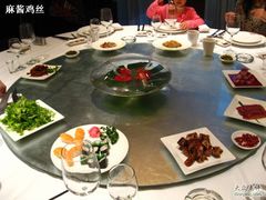群菜留影-长兴楼饭店