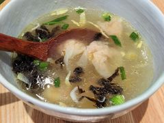 鱼籽鲜虾小馄饨-陈家生煎(世茂双子塔店)
