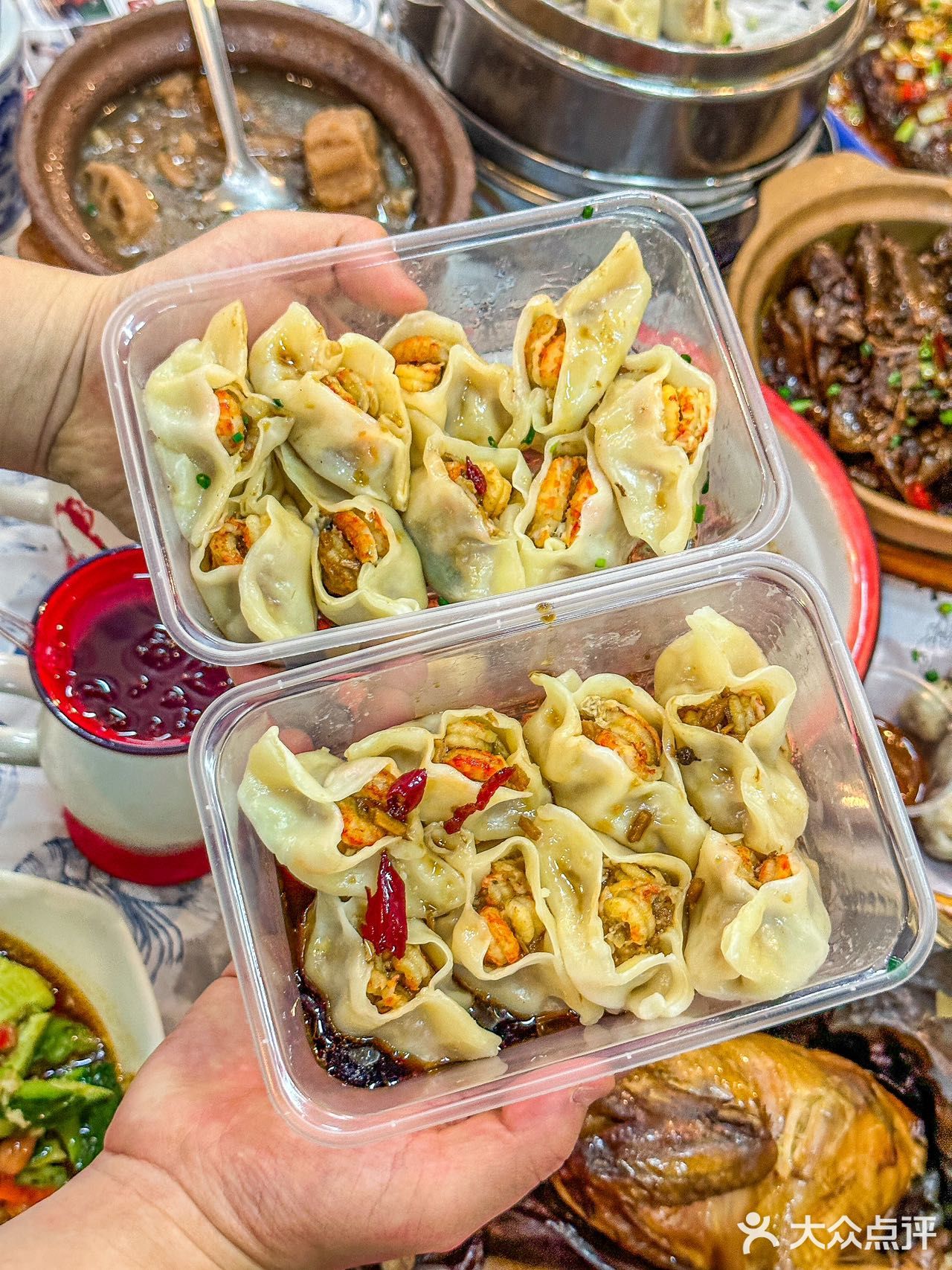 在武汉最复古怀旧的餐厅我竟然吃到了小龙虾饺子 