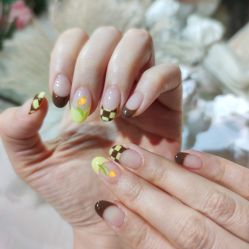 -花岐款式专研健康美甲沙龙