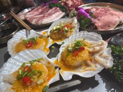 -围炉肉舍•炭烤活鳗•丹东海鲜烤肉(步行街店)