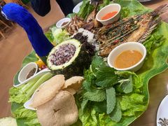 -沐毫傣泐云南菜孔雀宴•手抓饭傣味烧烤(曼听公园店)