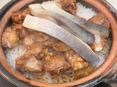 鲳鱼排骨煲仔饭-明记港式烧腊茶餐厅(下沙店)