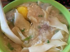窝蛋牛肉粥-小龍鳳餐室(番禺路店)