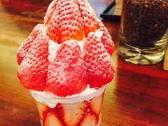 草莓杯-Cafe de Paris(林荫路店)