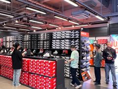 -百年港湾奥特莱斯(香炉礁店)