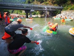 -雅鲁激流探险漂流