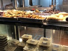 面包甜点陈列柜-老人和饭店(淮海中路店)