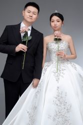 -雪中彩影婚纱摄影·微光艺术中心