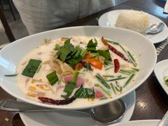 -Chom Cafe and Restaurant