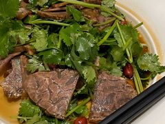 香菜拌牛腱-西湖春天•老字号杭州菜(百汇店)