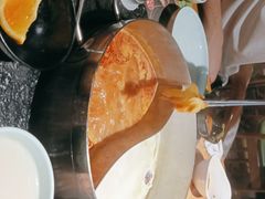-洪氏嗨捞·广东猪肚鸡·椰子鸡火锅(西咸万象城店)