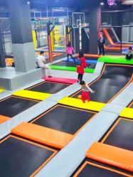 -蹦贝运动中心·蹦床·攀岩·闯关(龙岗店)