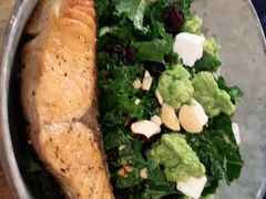 煎三文鱼牛油果色拉-Wagas沃歌斯(太古汇店)