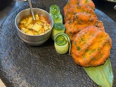 泰式手打虾饼配酸甜梅子酱-simply thai天泰(世纪汇店)